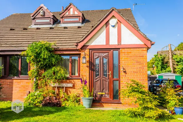 Stonemead Close, Bolton, BL3 2UA, photo 1