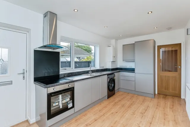 Kerfoot Avenue, Rhuddlan, LL18, photo 2