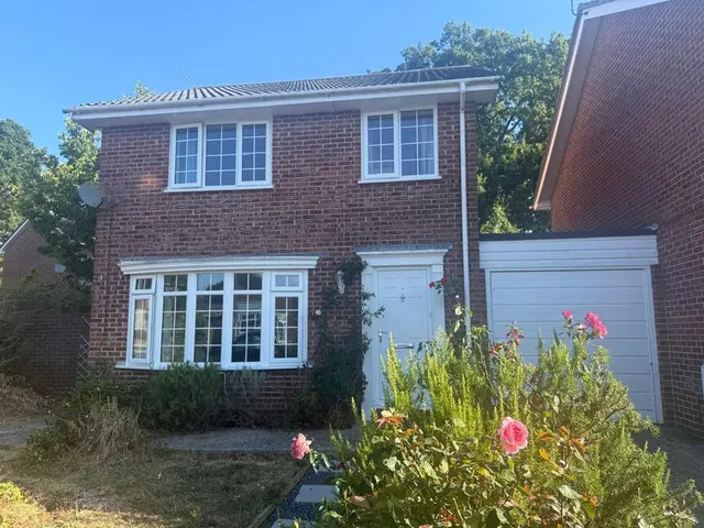 Photo 2 — Prince of Wales Close, Waterlooville, Hampshire, PO7