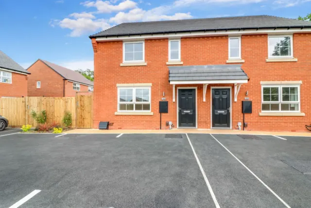 Loxley Road, Uttoxeter, photo 1