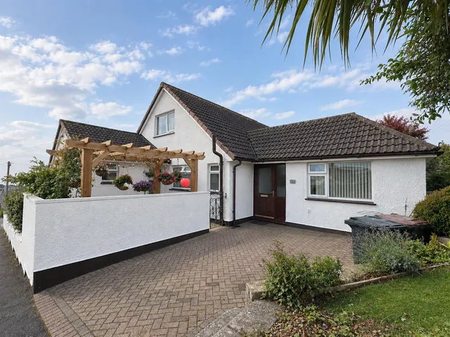 Ropehaven Road, St. Austell, photo 1