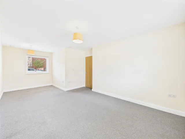 Quercetum Close, Aylesbury, photo 3