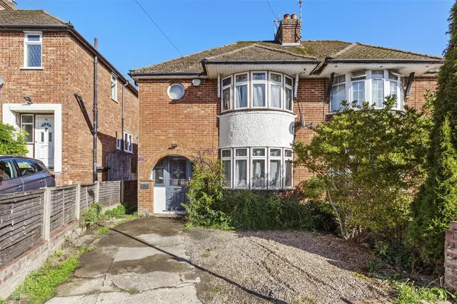 3 bedroom house, Guinions Road, High Wycombe, HP13