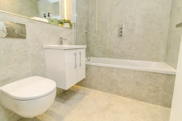 Photo 3 — Plot 15 Caldecotte Lakes, Milton Keynes, MK7