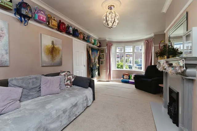 Weston Crescent, Stockton-On-Tees, TS20, photo 3
