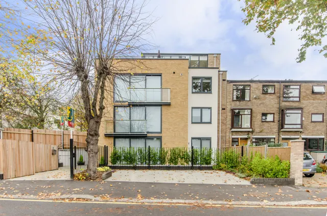Flat 1 Waterlily House, Leopold Road, London, photo 1