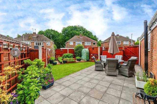 Photo 2 — Radnor Rise, Hednesford, Cannock, Staffordshire, WS12