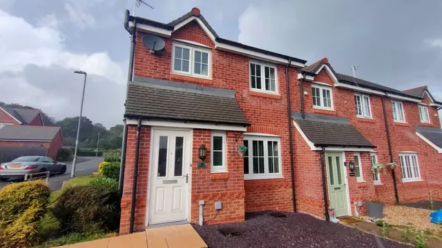 Llys Clark, Abermorddu, Wrexham, LL12, photo 1