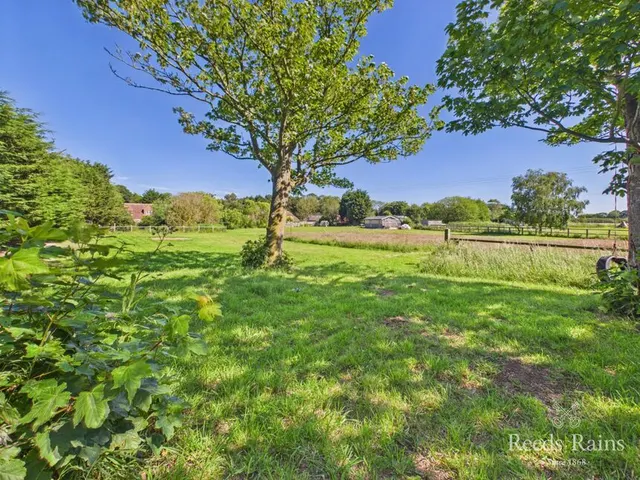 School Lane, Holmpton, HU19, photo 1