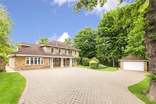 Photo 2 — Old Avenue, West Byfleet, Surrey, KT14