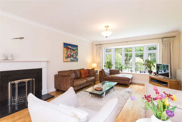 Photo 3 — Old Avenue, West Byfleet, Surrey, KT14
