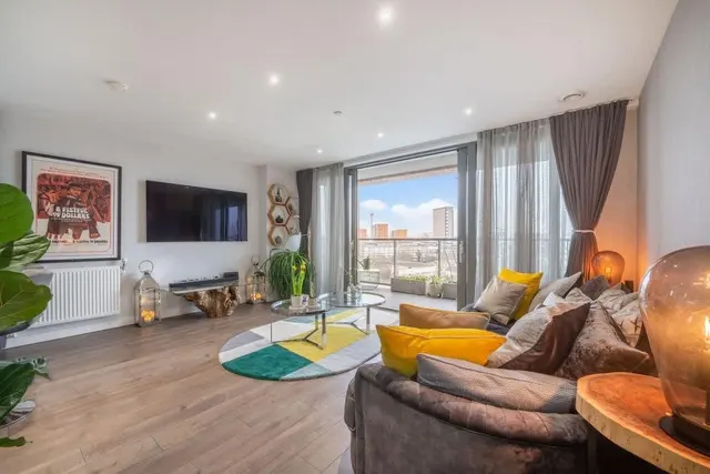 Eatferry Road, London, E14, photo 1