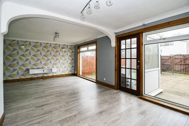 Photo 2 — Colliston Avenue, Glenrothes, KY7