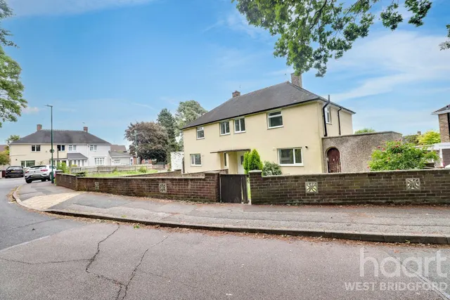 3 bedroom house, Clevely Way, Clifton, NG11