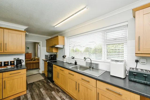 Walnut Avenue, West Winch, PE33, photo 2