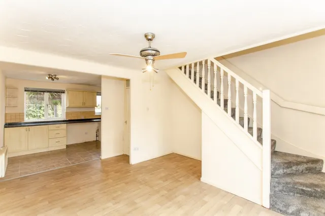 Windsor Drive, Kettering, NN14, photo 2