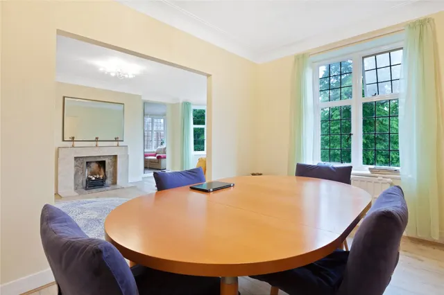 Portsmouth Road, London, photo 3