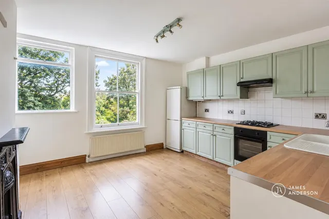 Upper Richmond Road West, London, SW14, photo 2