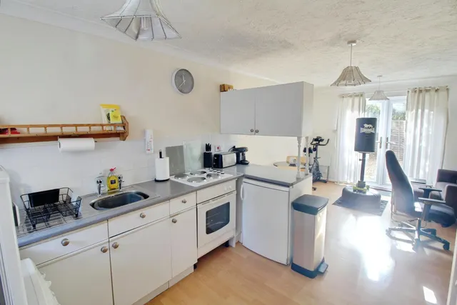 Whitacre, Parnwell, PE1, photo 3