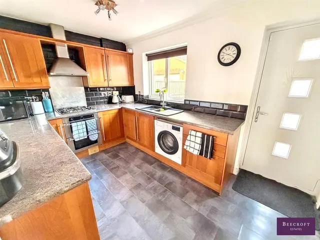 Beechfield Close, Bolton Upon Dearne, photo 2