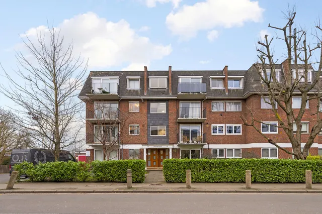 Worple Road, SW19, photo 2