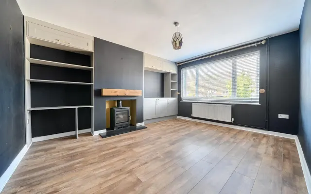 Photo 3 — Woodland Drive, Bromham, Bedford