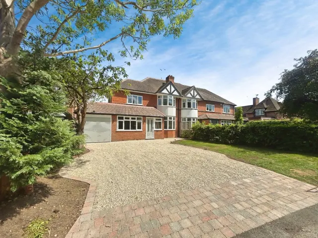 Fentham Road, Hampton-In-Arden, B92, photo 1