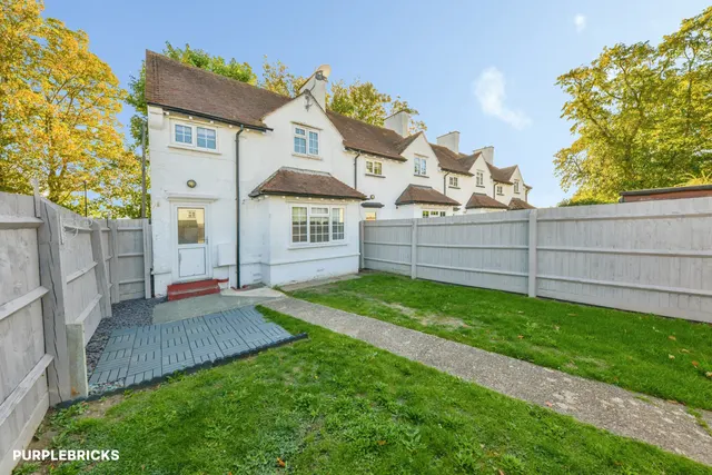 Avon Chase, Henlow, SG16, photo 2