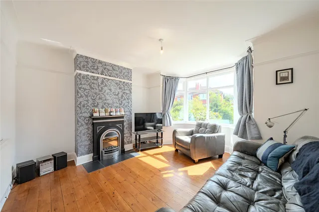 Chelwood Crescent, Roundhay, LS8, photo 2