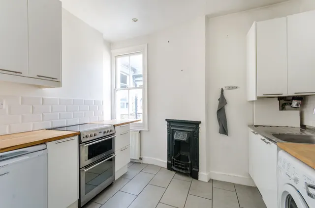 Photo 3 — First and Second Floor Flat, 56 Hanover Road, London