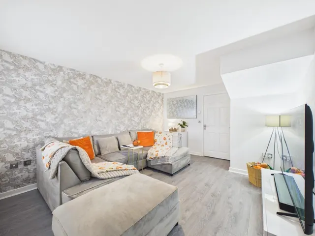 Little Cote View, Thackley, BD10, photo 2