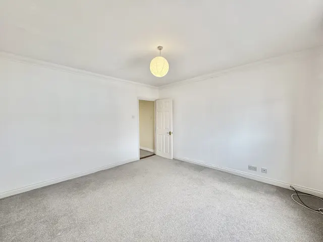 Devonshire Square, Southsea, PO4, photo 3