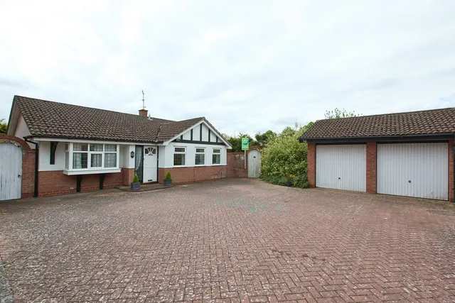 Longbow Close, Stretton, DE13, photo 1