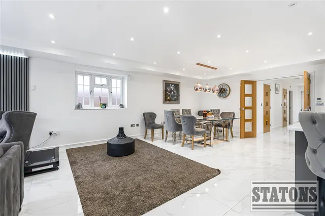 Photo 2 — Upland Drive, Brookmans Park, Hatfield, Hertfordshire, AL9 6PT