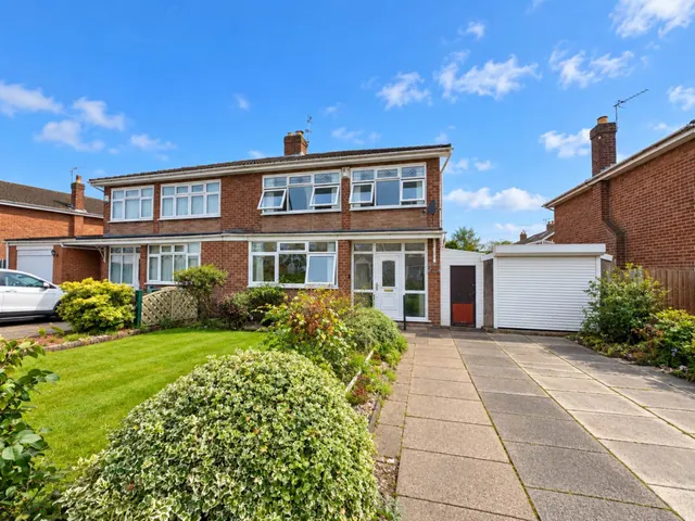 Longmeadow Road, Knowsley, photo 1