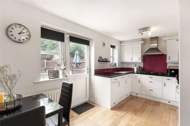 Photo 3 — Blackmead, Riverhead, Sevenoaks, Kent, TN13 2QU