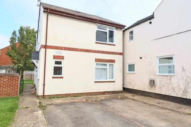 Napier Street, Bletchley, Milton Keynes, Buckinghamshire, MK2 2NF, photo 1