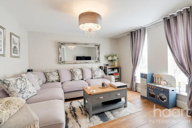 Chalice Close, Peterborough, PE7, photo 2