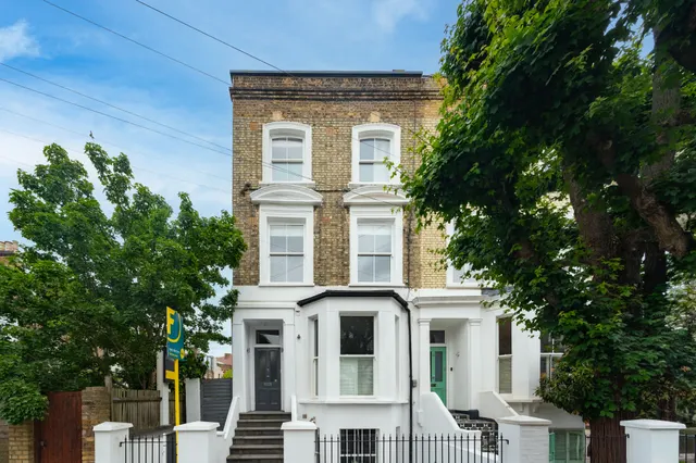 Garden Flat, 7 Brussels Road, London, photo 1