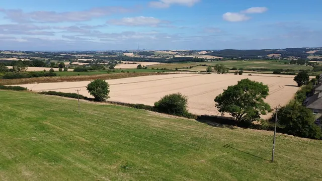 Haigh Head Road, Hoylandswaine, S36, photo 2