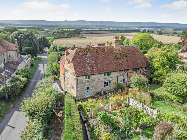 Tillington, Petworth, GU28, photo 1