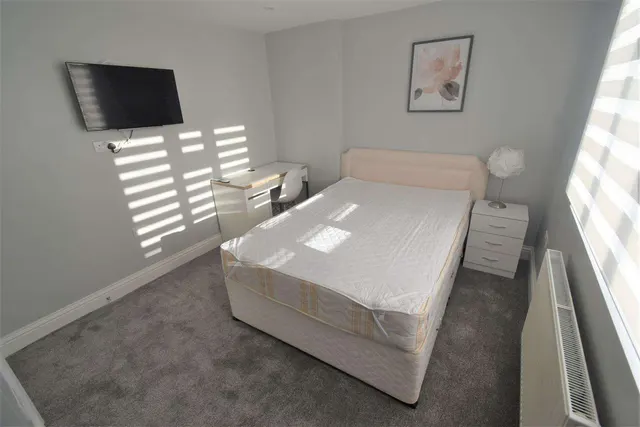Watling Street, Dartford, DA2, photo 1