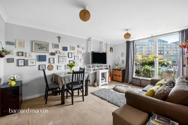 Tilley Road, Feltham, TW13, photo 3