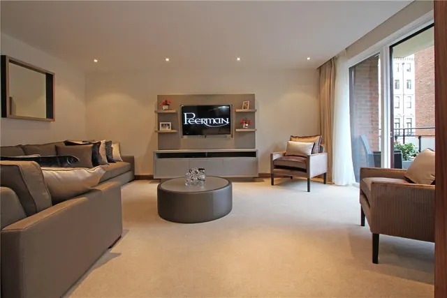 Ennismore Gardens, London, SW7, photo 1