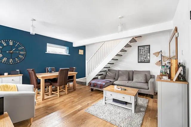 Collier Way, Guildford, GU4, photo 3