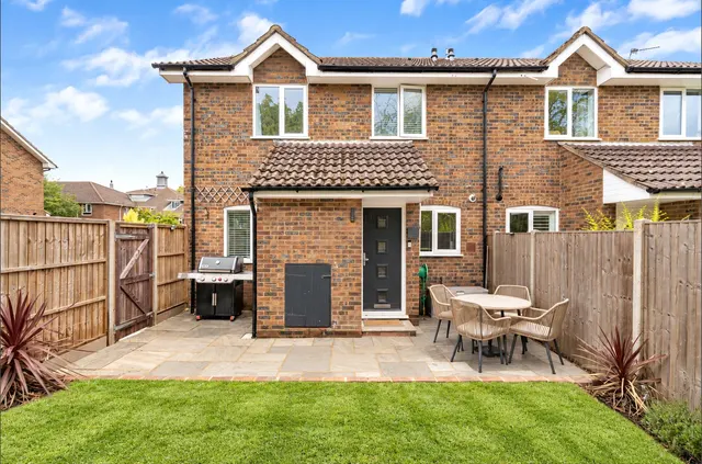 Collier Way, Guildford, GU4, photo 1