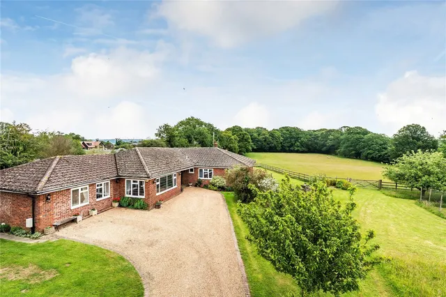 Dwelly Lane, Edenbridge, TN8, photo 1