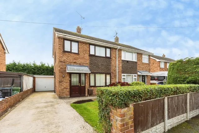 Ffordd Madoc, Llay, LL12, photo 1