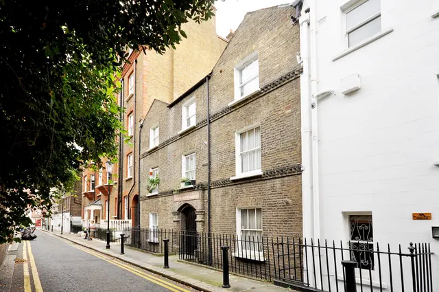 Photo 3 — Dukes Lane London W8