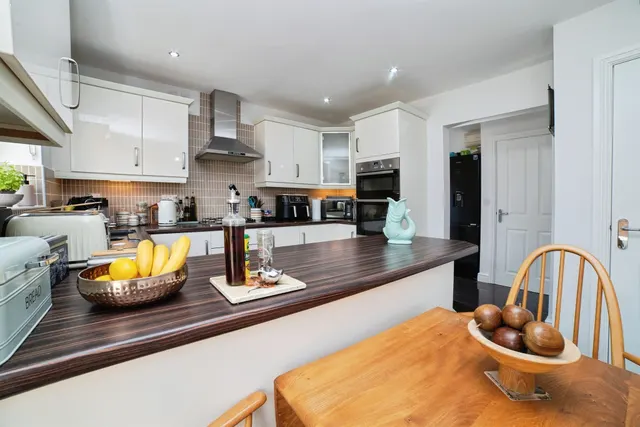Ashton Close, Swanwick, DE55, photo 2